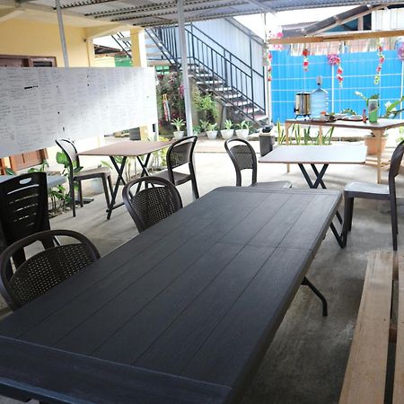 Tange Guest House Ruteng Exterior photo