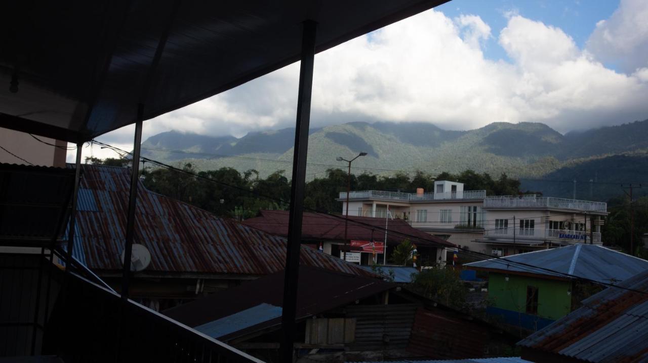 Tange Guest House Ruteng Exterior photo